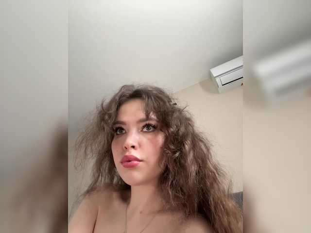 LadyEmily's BongaCams show and profile