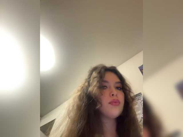 LadyEmily's BongaCams show and profile