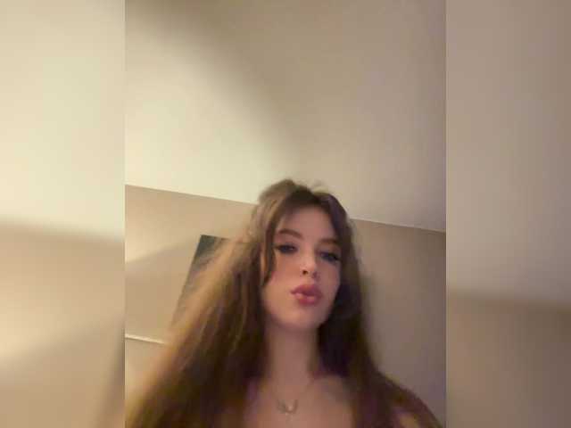 LadyEmily's BongaCams show and profile