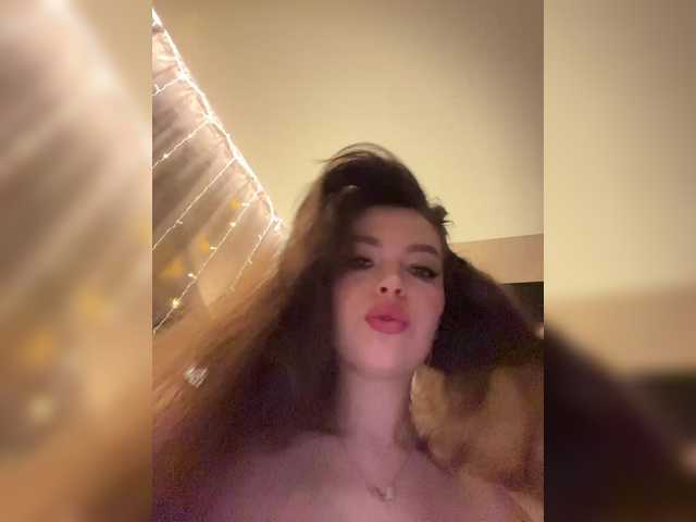 LadyEmily's BongaCams show and profile