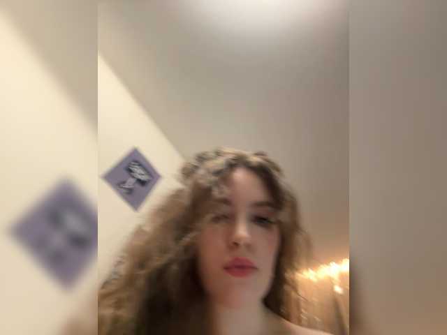 LadyEmily's BongaCams show and profile