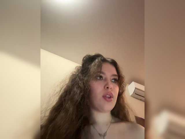 LadyEmily's BongaCams show and profile