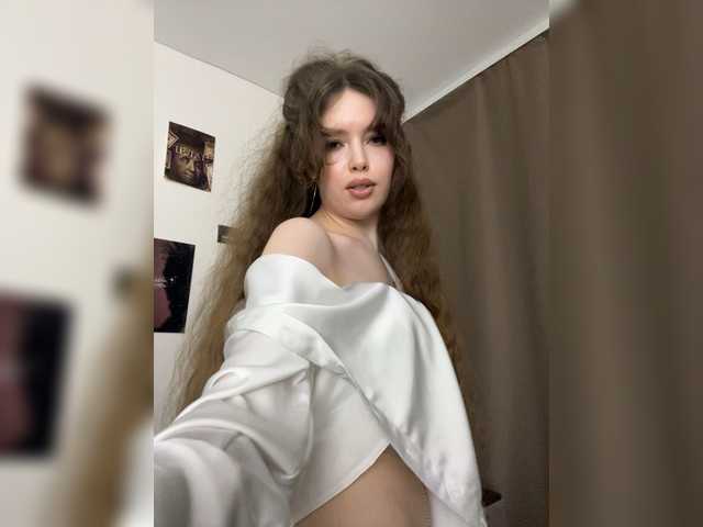 LadyEmily's BongaCams show and profile