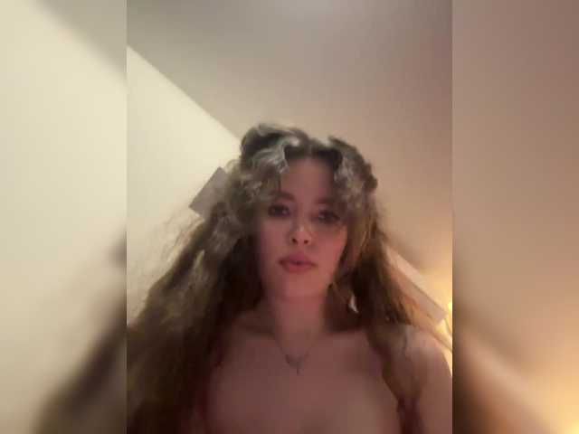 LadyEmily's BongaCams show and profile