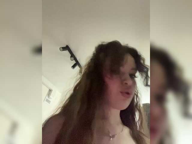 LadyEmily's BongaCams show and profile