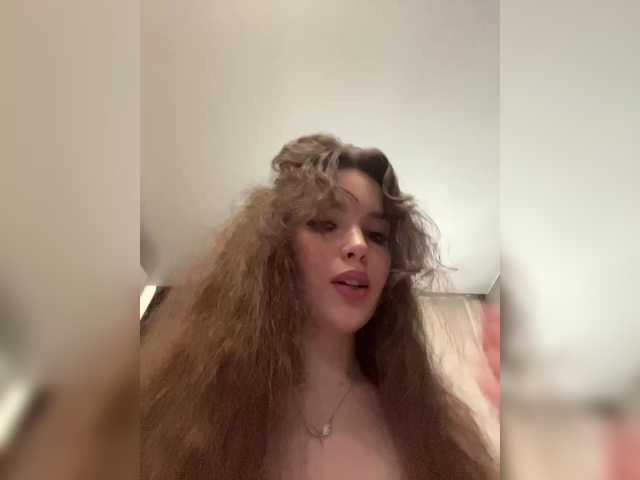 LadyEmily's BongaCams show and profile