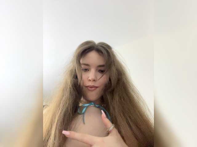 LadyEmily's BongaCams show and profile