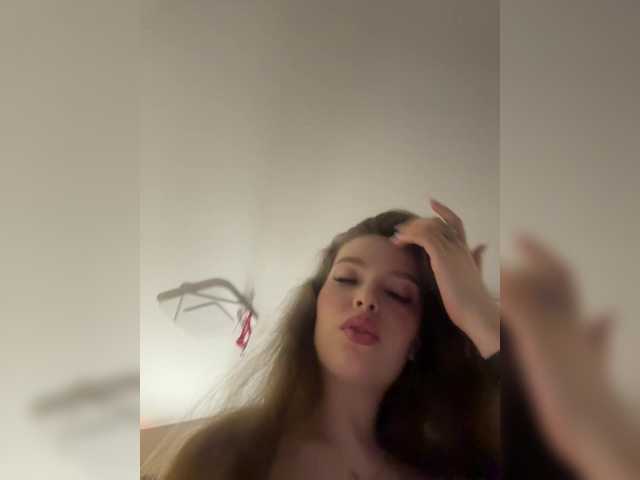 LadyEmily's BongaCams show and profile