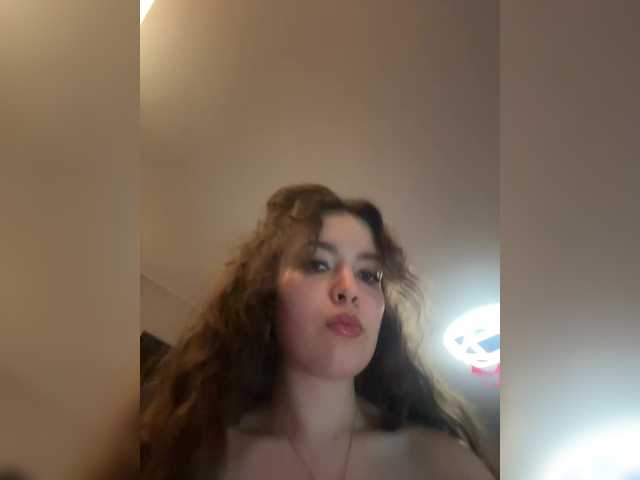 LadyEmily's BongaCams show and profile