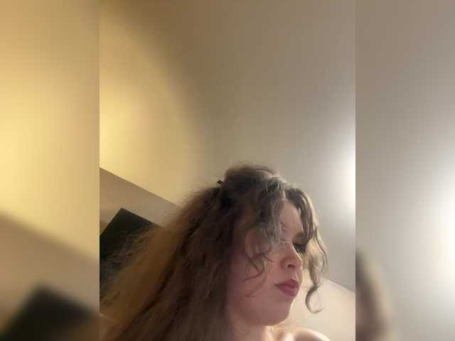 LadyEmily's BongaCams show and profile