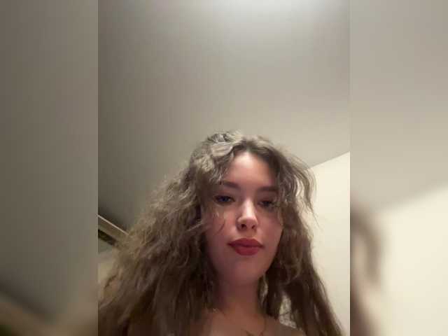 LadyEmily's BongaCams show and profile