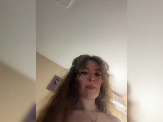 LadyEmily's BongaCams show and profile