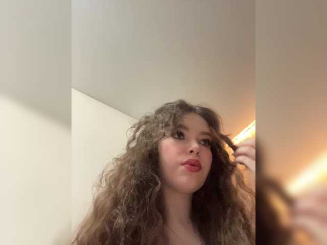 LadyEmily's BongaCams show and profile