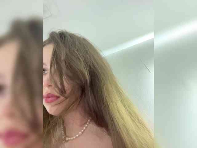 YourLadyyy webcam