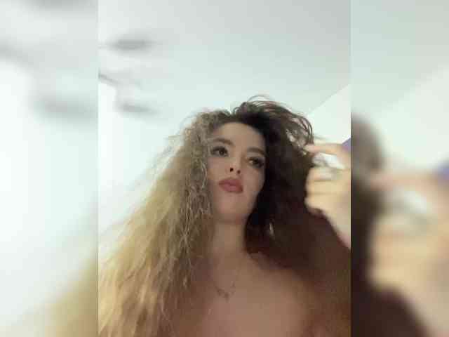 YourLadyyy webcam