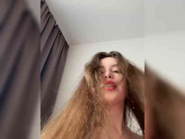 YourLadyyy webcam