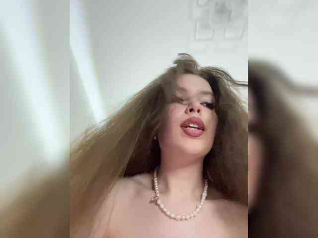 YourLadyyy webcam