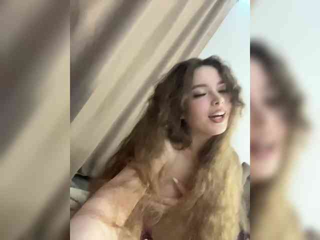 YourLadyyy webcam