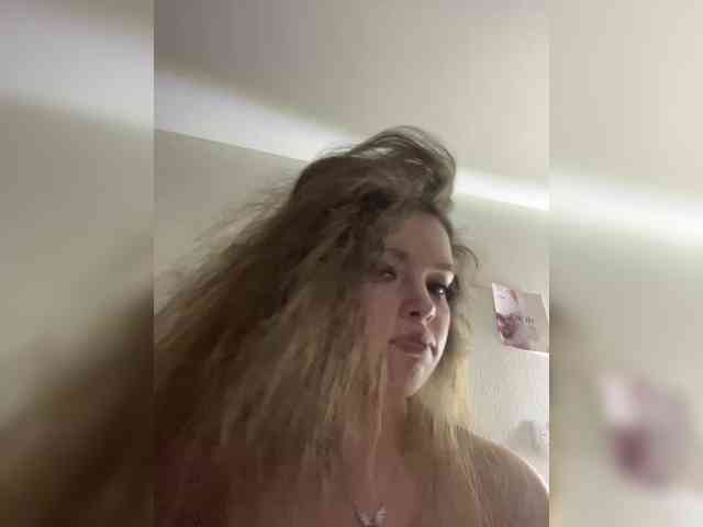 YourLadyyy webcam