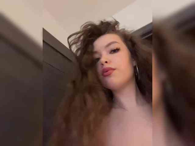 YourLadyyy webcam
