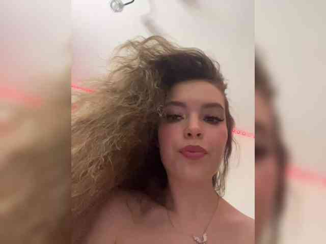 YourLadyyy webcam