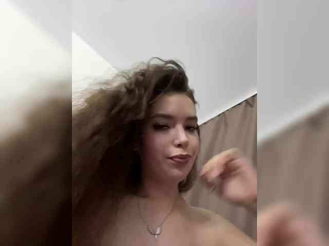YourLadyyy webcam