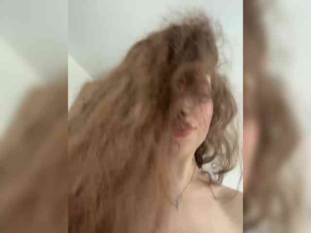 YourLadyyy webcam