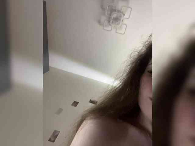 YourLadyyy webcam