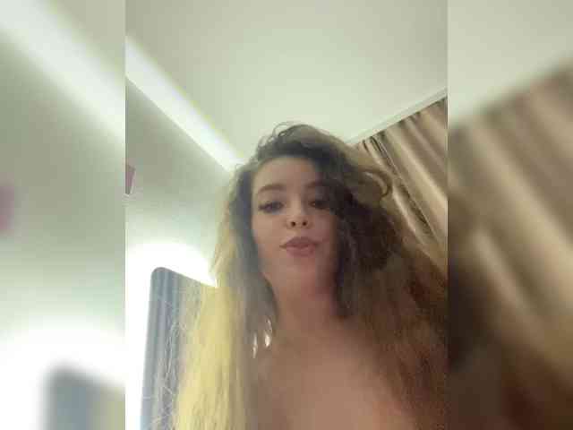 YourLadyyy webcam