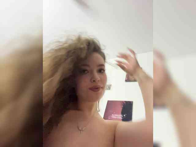 YourLadyyy webcam