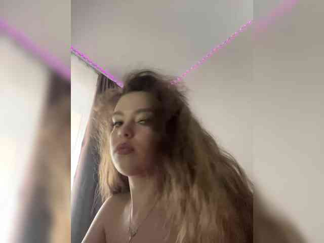 YourLadyyy webcam