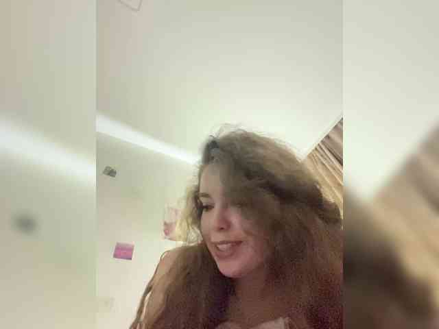 YourLadyyy webcam