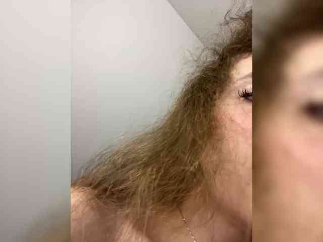 YourLadyyy webcam