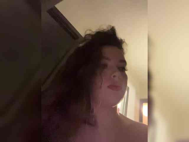 YourLadyyy webcam