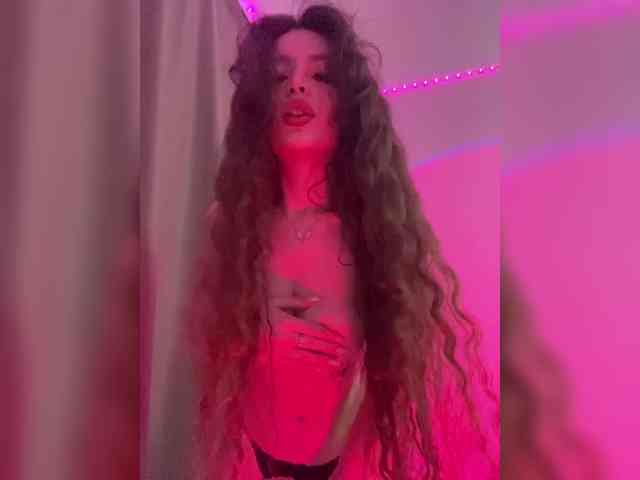 YourLadyyy webcam