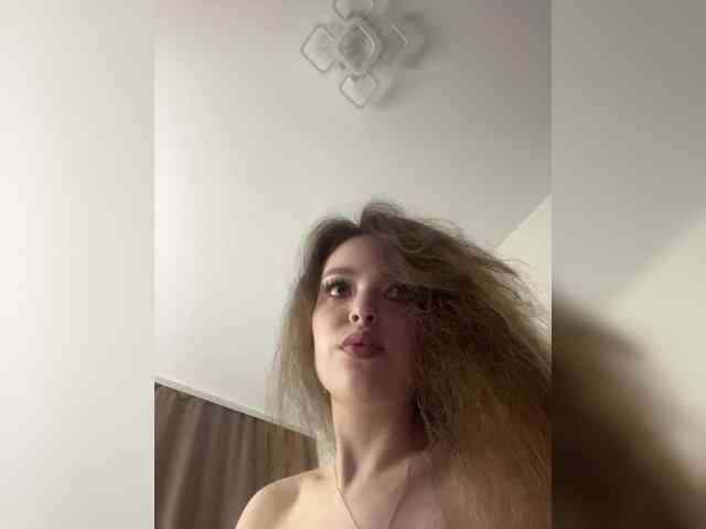 YourLadyyy webcam