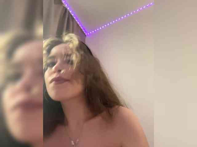 YourLadyyy webcam
