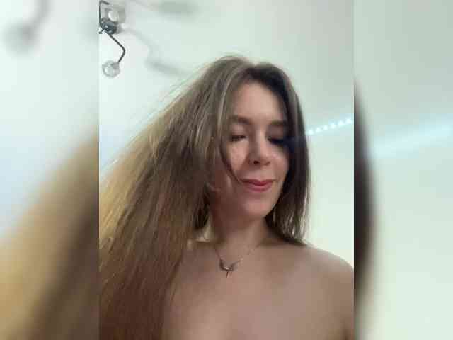 YourLadyyy webcam