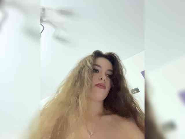 YourLadyyy webcam