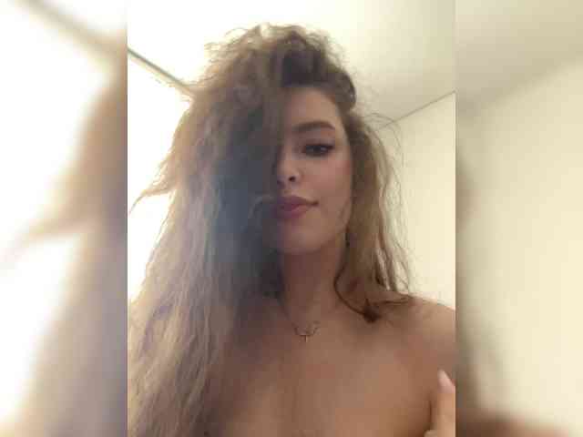 YourLadyyy webcam
