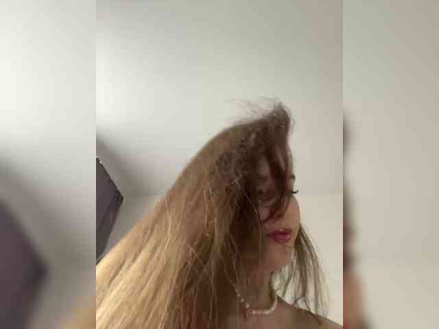 YourLadyyy webcam