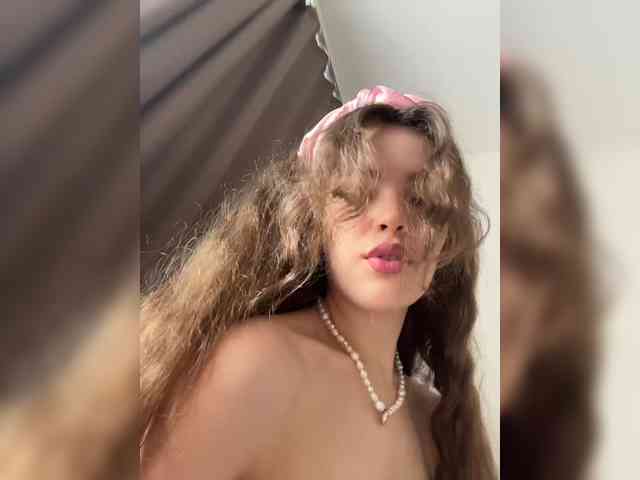 YourLadyyy webcam