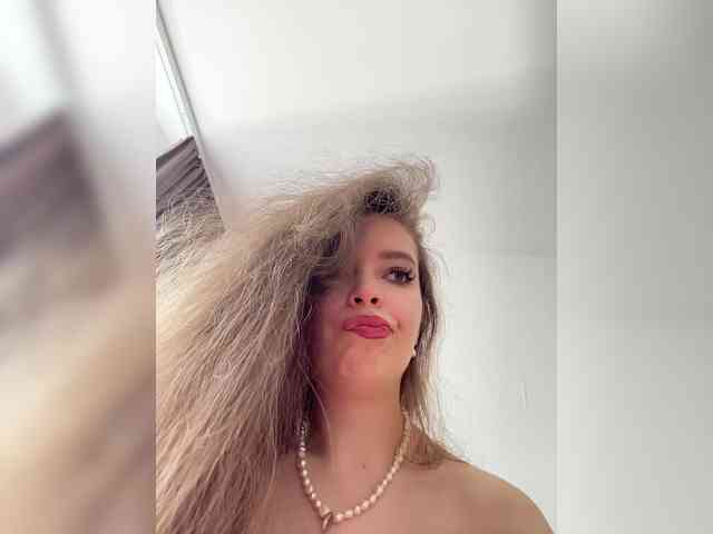 YourLadyyy webcam