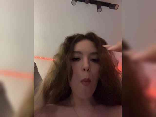 YourLadyyy webcam