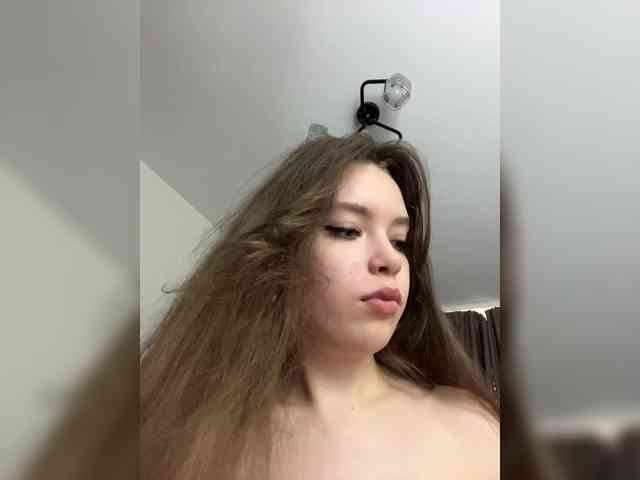 YourLadyyy webcam