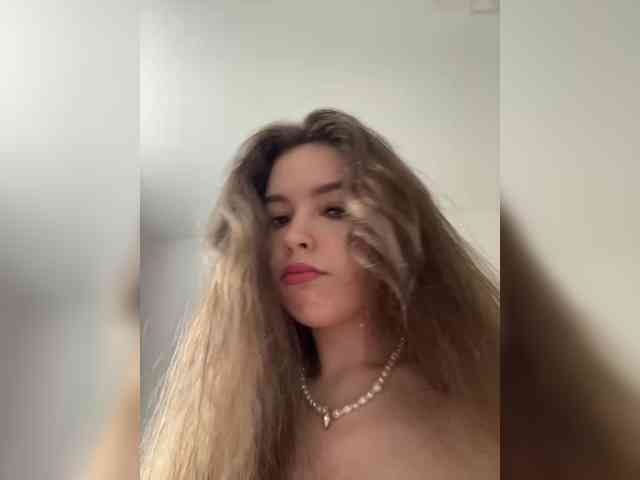 YourLadyyy webcam