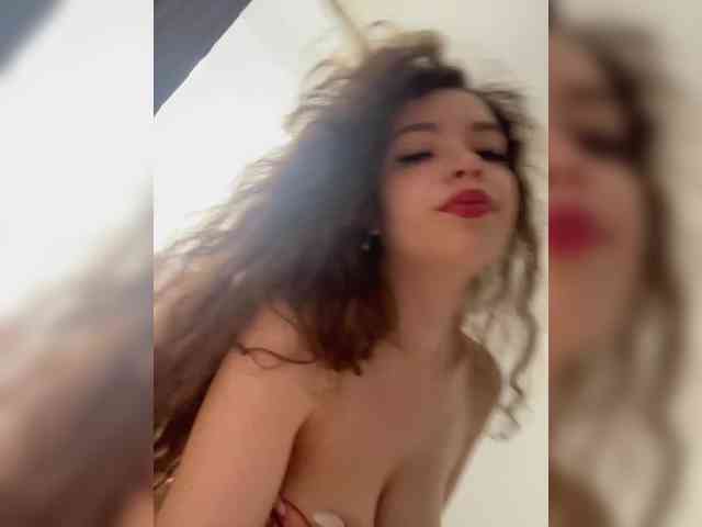 YourLadyyy webcam