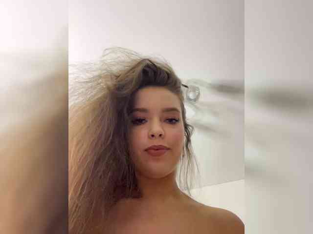 YourLadyyy webcam
