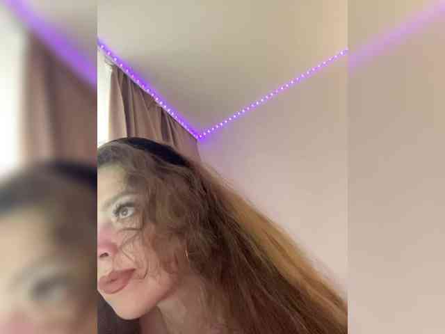 YourLadyyy webcam