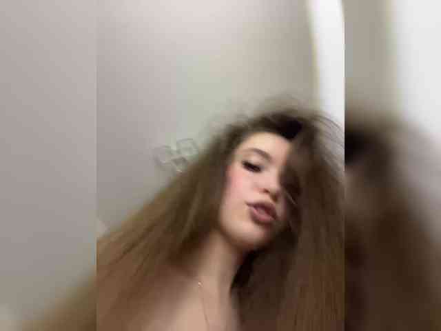 YourLadyyy webcam